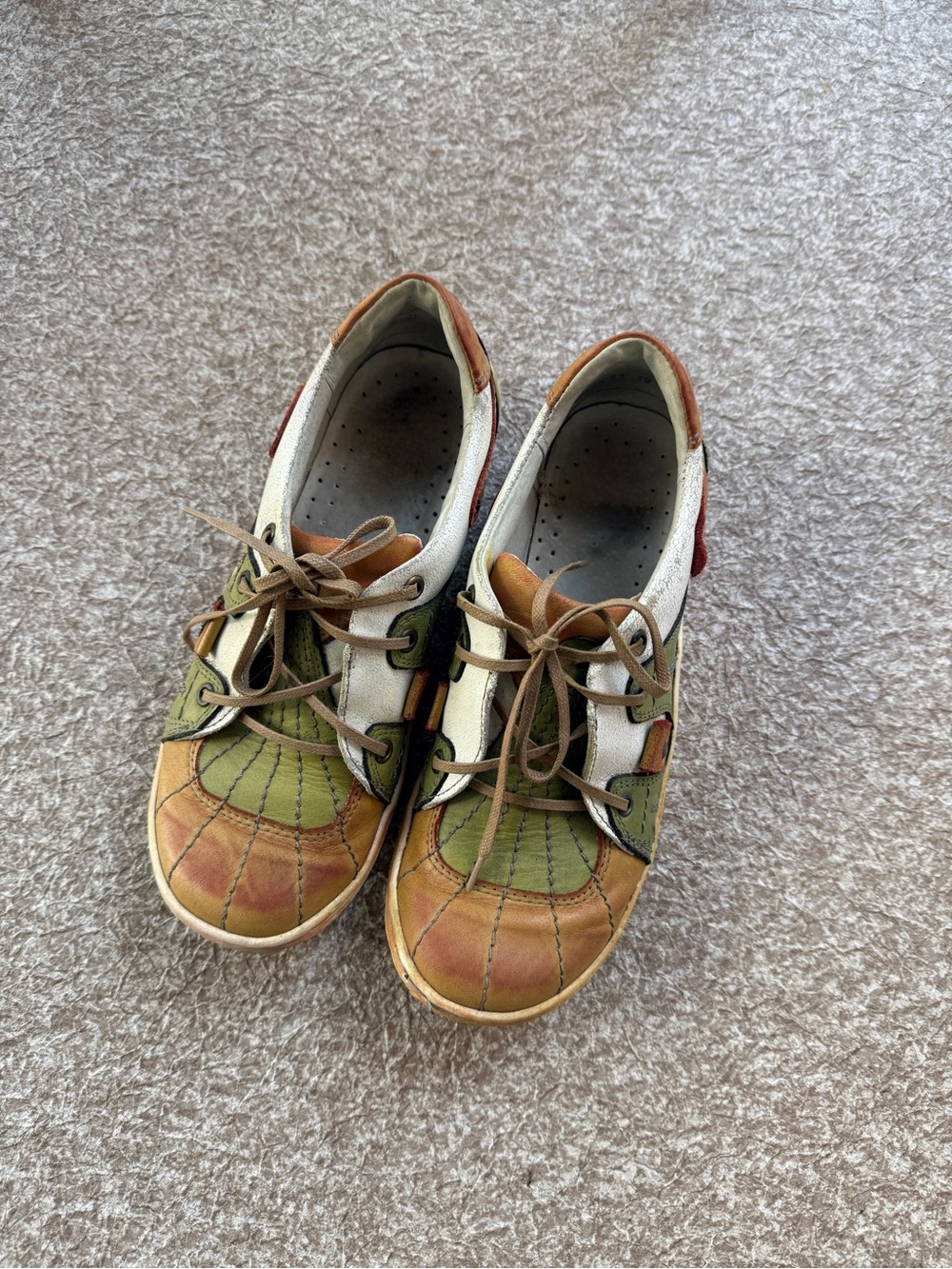 Women’s Vintage Learher Shoes - Picture 2 of 5